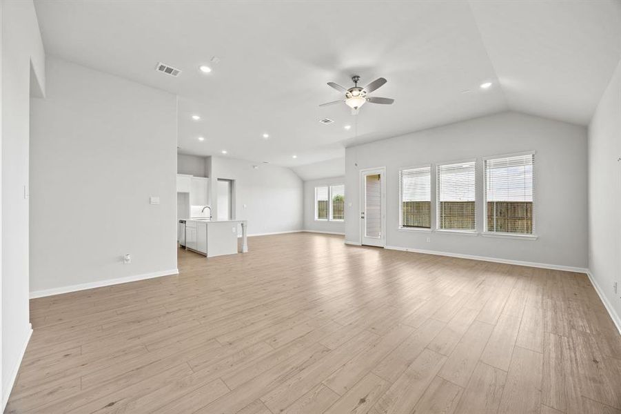 9-web-or-mls-605-bonnie-rose-ln