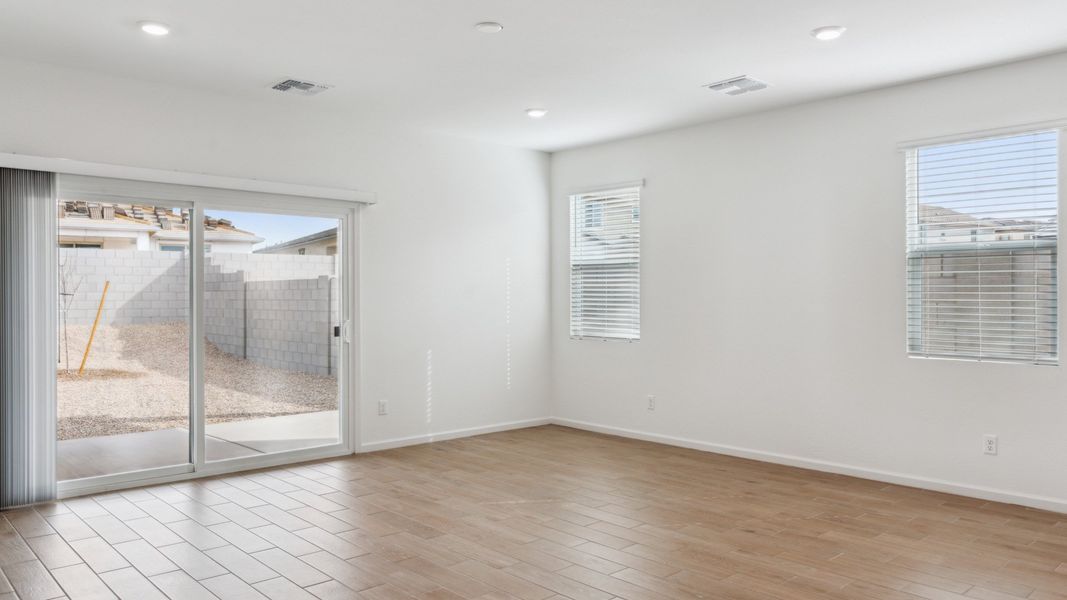 Spacious, unfurnished interior of a new home in Copper Falls, Buckeye (Image 25). Spacious, unfurnished interior of a new home in Copper Falls, Buckeye (Image 25).