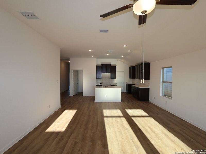 Spacious, unfurnished interior of a new home in Agave, San Antonio (Image 18).