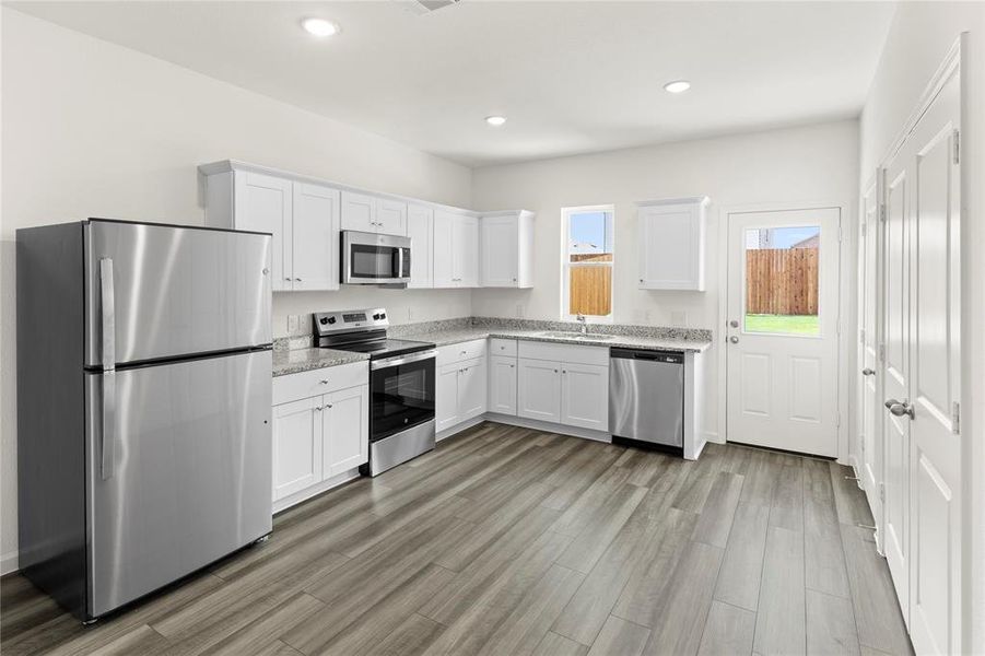 12. 5936 Sahara - Kitchen