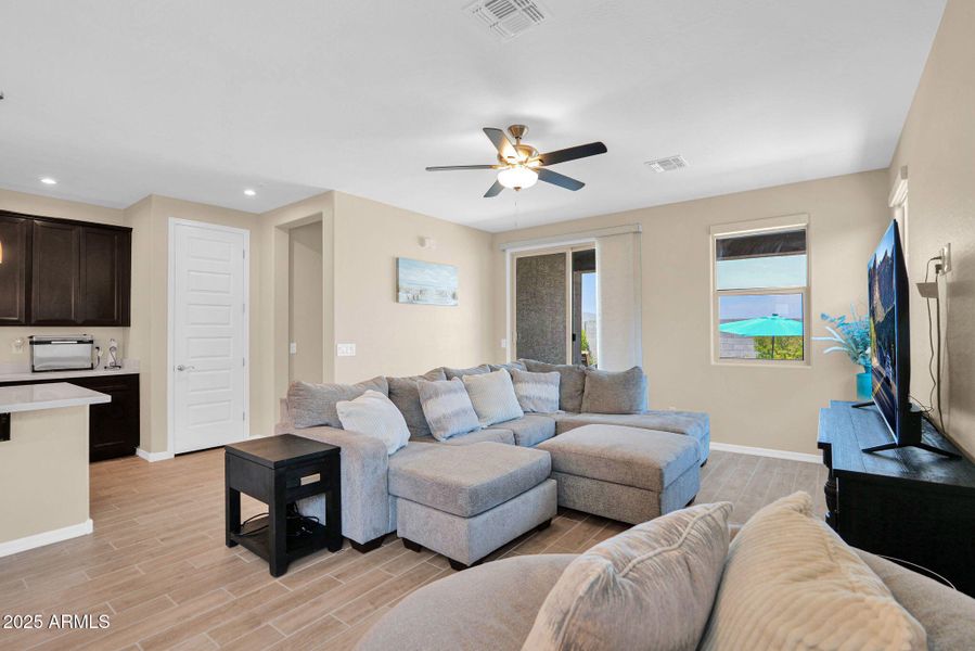 16-web-or-mls-P1279935 16-web-or-mls-P1279935