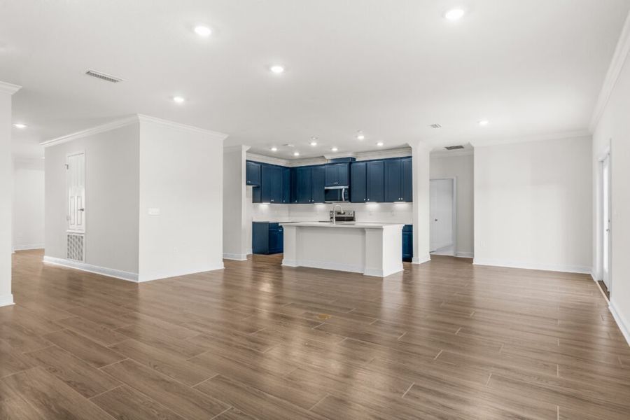 Spacious, unfurnished interior of a new home in Lake Merial, Panama City (Image 20).