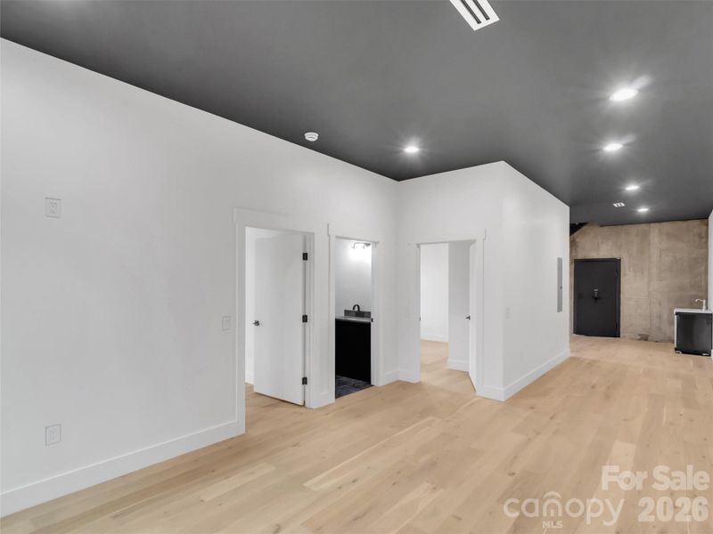 Spacious, unfurnished interior of a new home in , Clyde (Image 33).