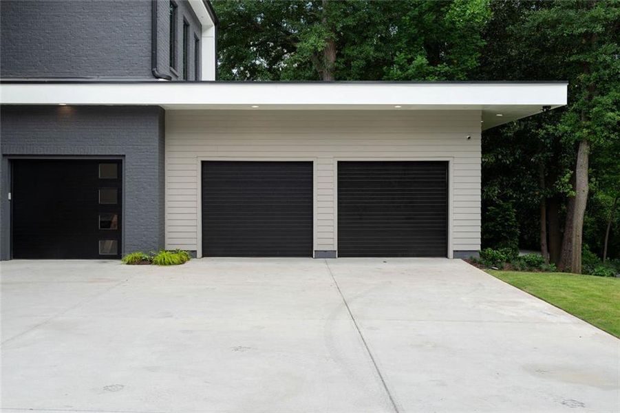 Exterior details and patio area of a home in , Atlanta (Image 22).