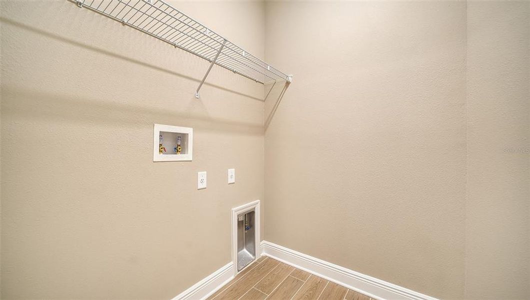 Spacious, unfurnished interior of a new home in Windward, Lakewood Ranch (Image 36).