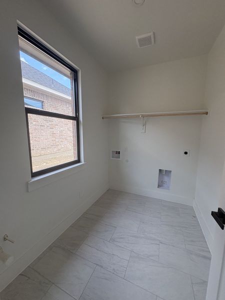 Spacious, unfurnished interior of a new home in Stillwater Lake Estates, Godley (Image 11). Spacious, unfurnished interior of a new home in Stillwater Lake Estates, Godley (Image 11).