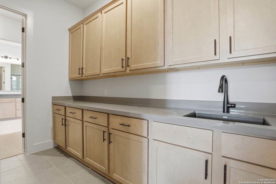 Furnished interior view inside a new home in Kinder Ranch 70's, San Antonio (Image 15).