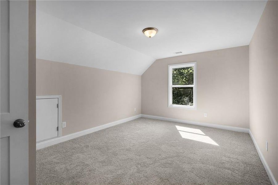 Spacious, unfurnished interior of a new home in , Calhoun (Image 16).