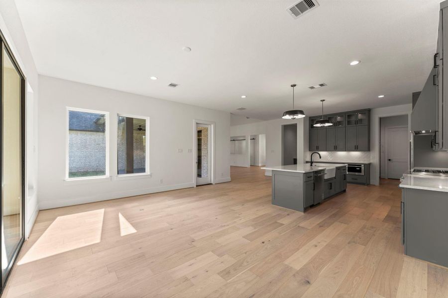 Spacious, unfurnished interior of a new home in Homestead Hill, New Waverly (Image 26).