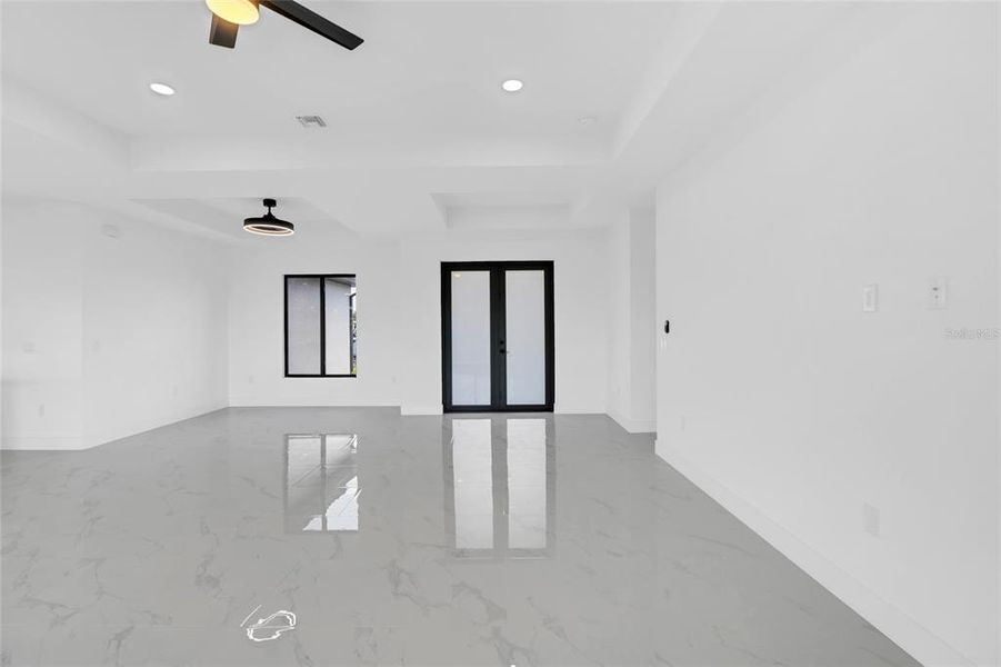 Spacious, unfurnished interior of a new home in , Lehigh Acres (Image 23).