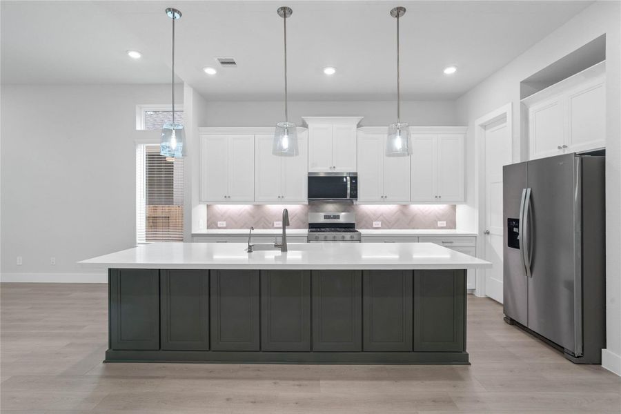 Furnished interior view inside a new home in Madeley Creek, Conroe (Image 8). Furnished interior view inside a new home in Madeley Creek, Conroe (Image 8).