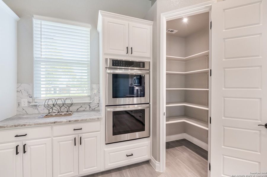 Furnished interior view inside a new home in , La Vernia (Image 10). Furnished interior view inside a new home in , La Vernia (Image 10).