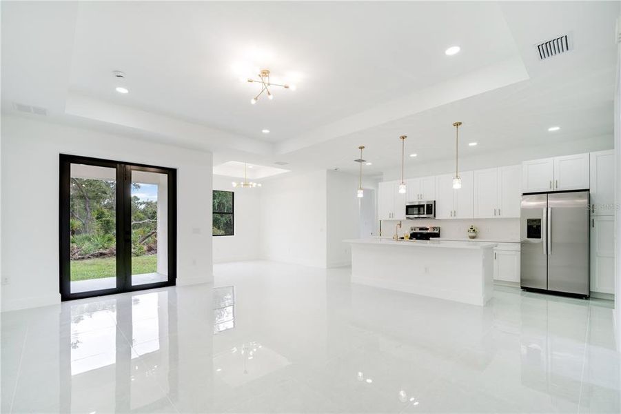Spacious, unfurnished interior of a new home in , Port Charlotte (Image 22).