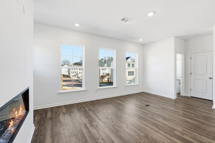 Spacious, unfurnished interior of a new home in Somerset at Veterans Memorial, Mableton (Image 17).