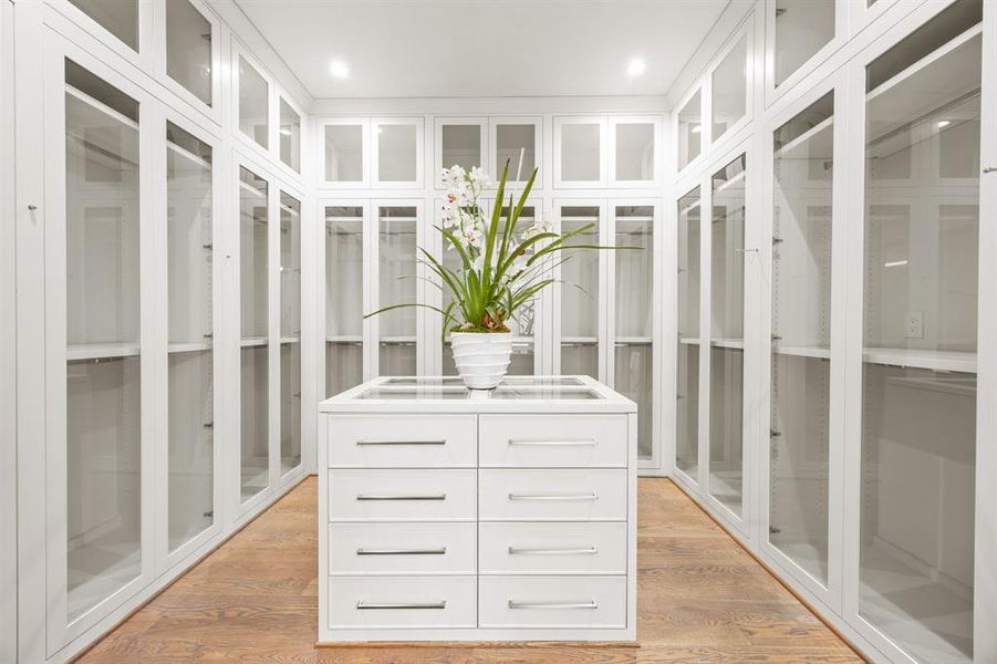 Furnished interior view inside a new home in , Dallas (Image 4). Furnished interior view inside a new home in , Dallas (Image 4).