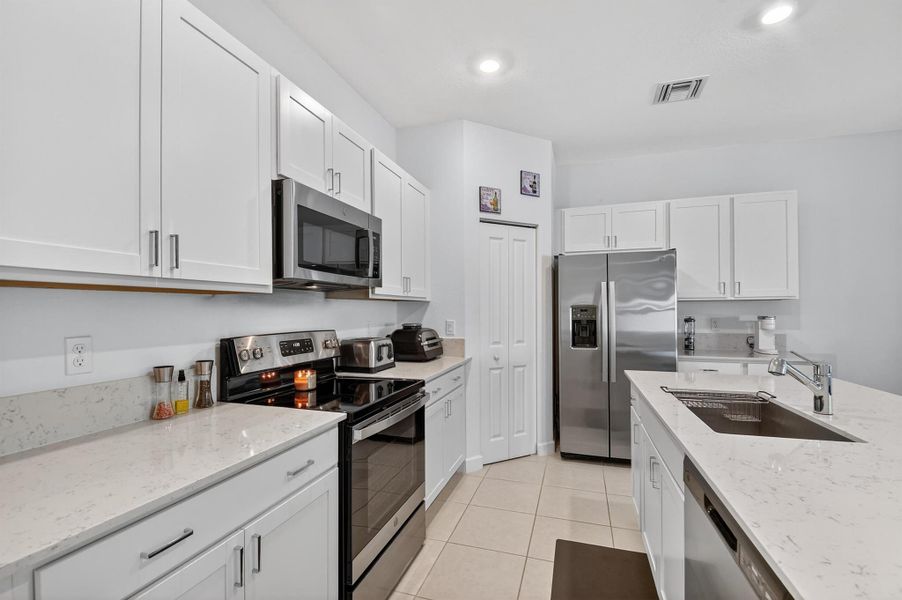 Furnished interior view inside a new home in , Lake Worth (Image 44).