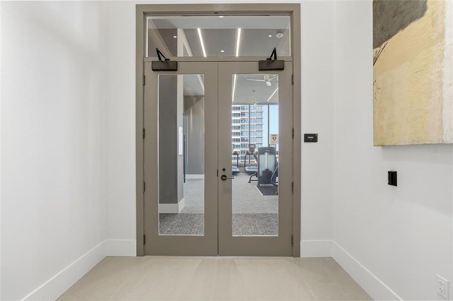 Spacious, unfurnished interior of a new home in , St. Petersburg (Image 65).