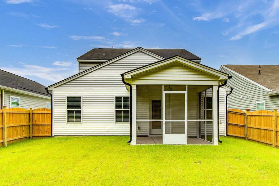 Exterior details and patio area of a home in Killians Crossing, Blythewood (Image 23).