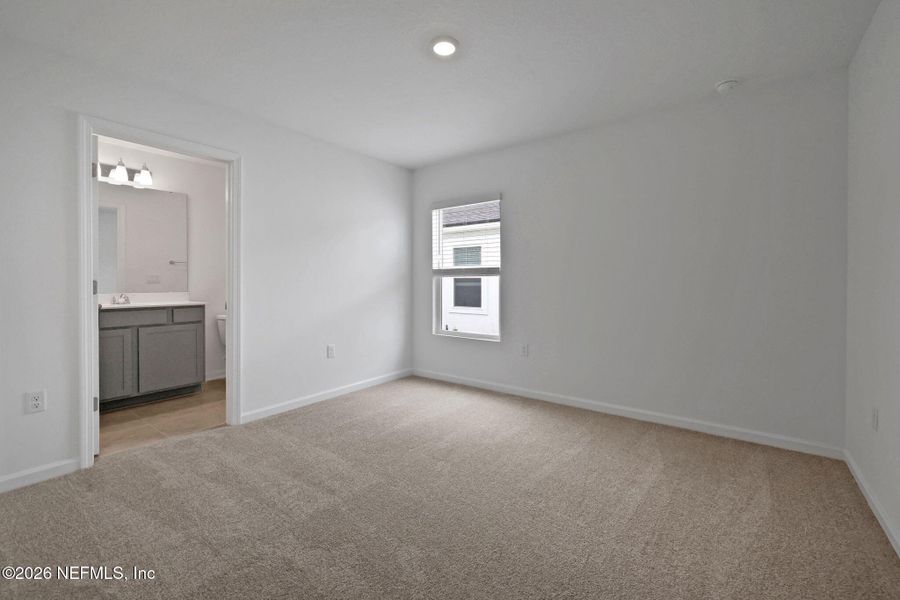 Spacious, unfurnished interior of a new home in Amberly, Green Cove Springs (Image 33).