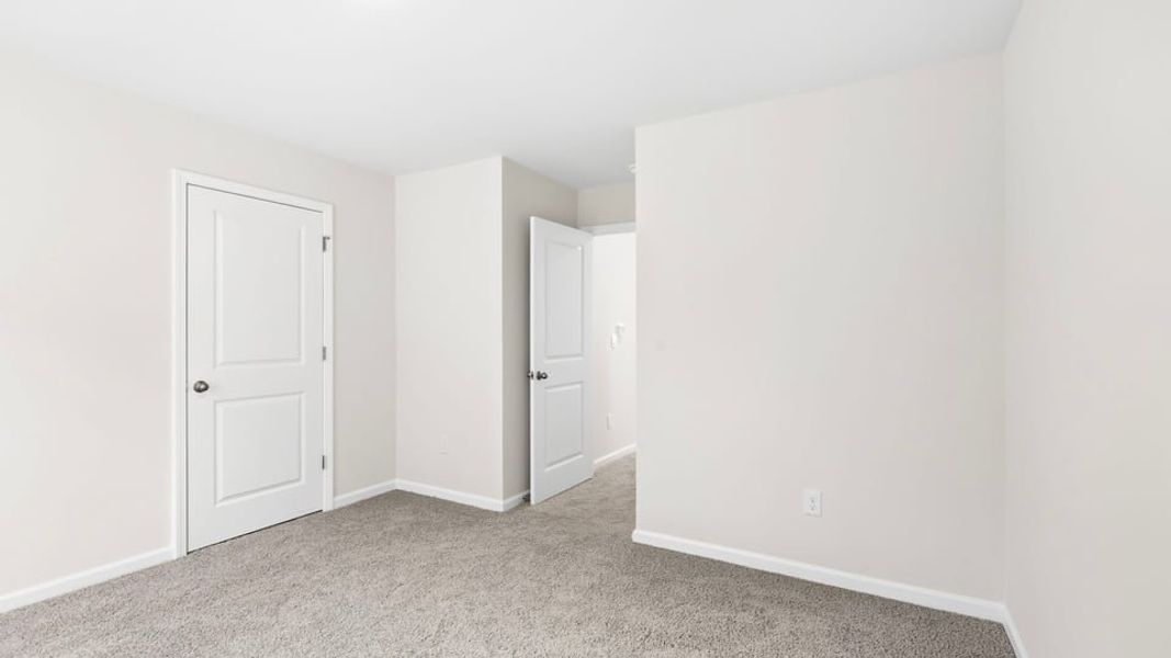 Spacious, unfurnished interior of a new home in Cloverdale Hills, Piedmont (Image 29).