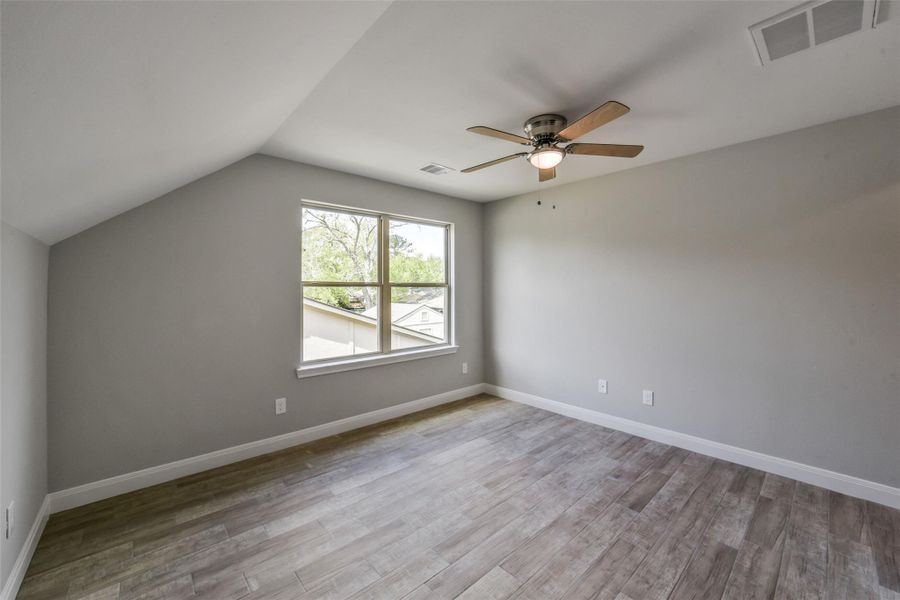 Spacious, unfurnished interior of a new home in , Richmond (Image 18).