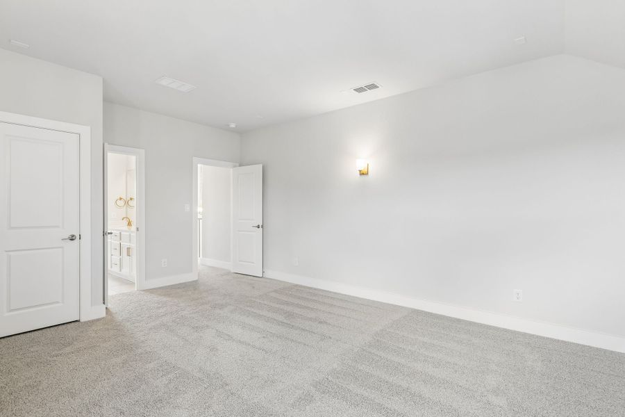 Spacious, unfurnished interior of a new home in Painted Tree Lakeside, McKinney (Image 26).
