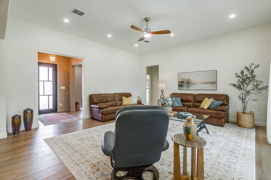 Furnished interior view inside a new home in , Fort Worth (Image 5). Furnished interior view inside a new home in , Fort Worth (Image 5).