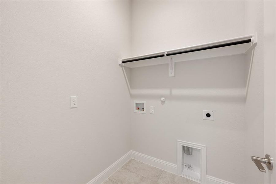 Spacious, unfurnished interior of a new home in Stone River Glen 50s, Royse City (Image 29). Spacious, unfurnished interior of a new home in Stone River Glen 50s, Royse City (Image 29).