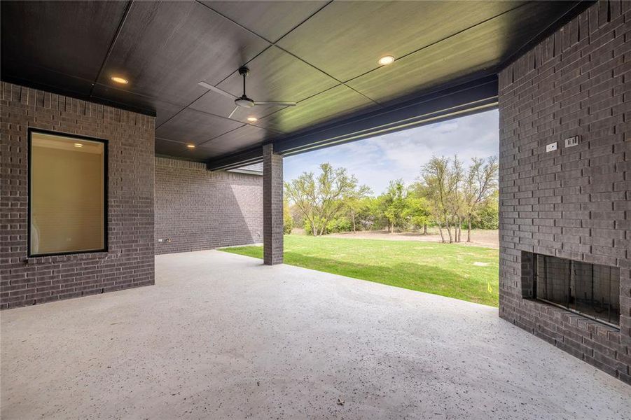 Exterior details and patio area of a home in Vintage Oaks, Weatherford (Image 4). Exterior details and patio area of a home in Vintage Oaks, Weatherford (Image 4).