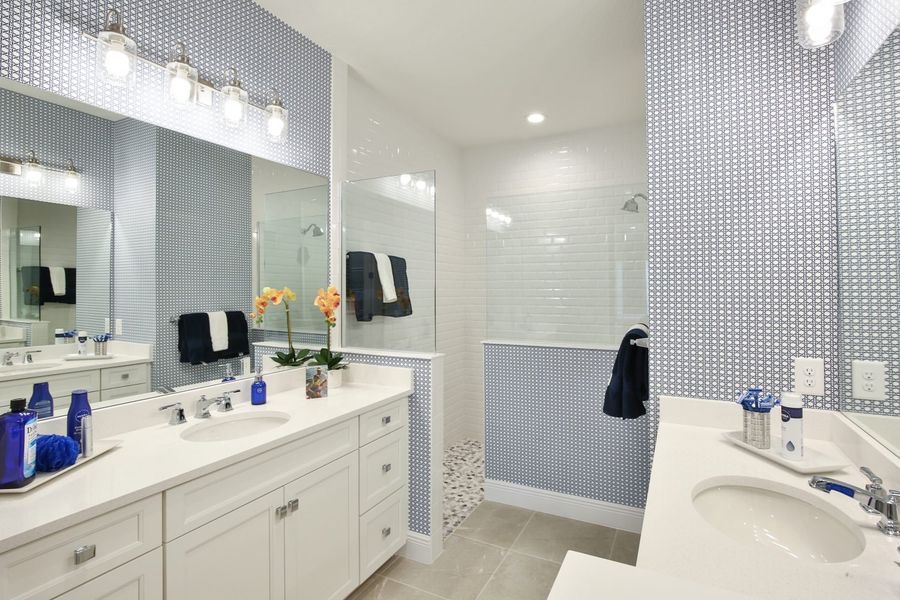 Representative furnished interior of a home built from the Sandcastle 2 by Neal Communities in Boca Royale Golf & Country Club at Wellen Park, Englewood (Image 14).