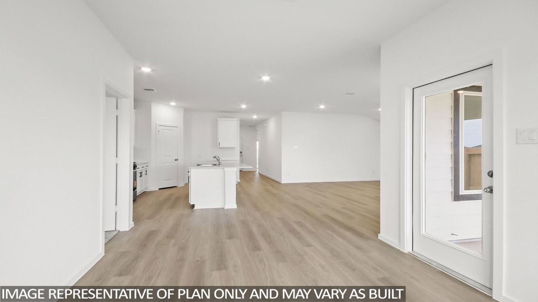 Spacious, unfurnished interior of a new home in Granger Pines, Conroe (Image 14).