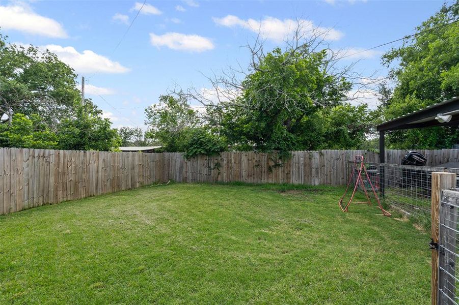 Exterior details and patio area of a home in , Weatherford (Image 4). Exterior details and patio area of a home in , Weatherford (Image 4).