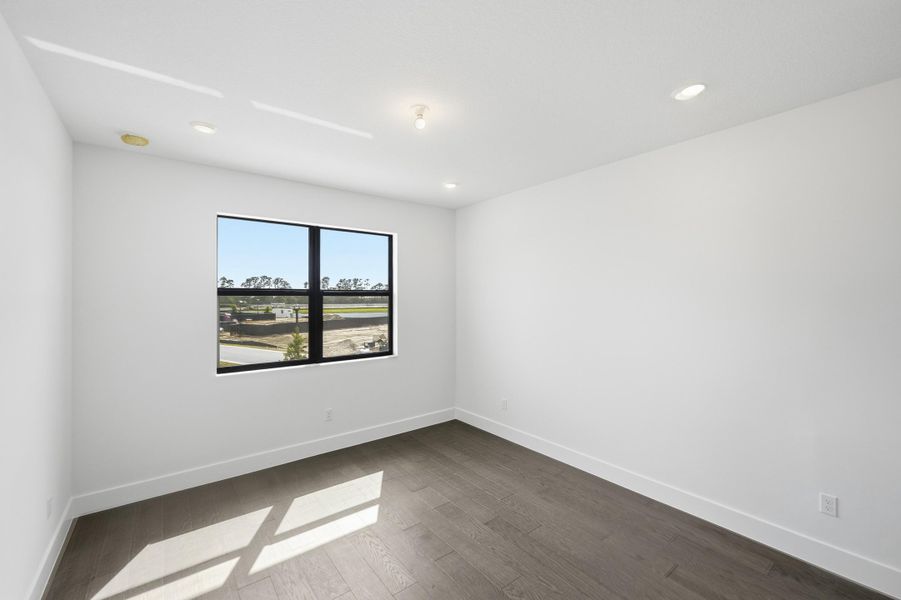 90-print-10140-royal-ascot-avenue