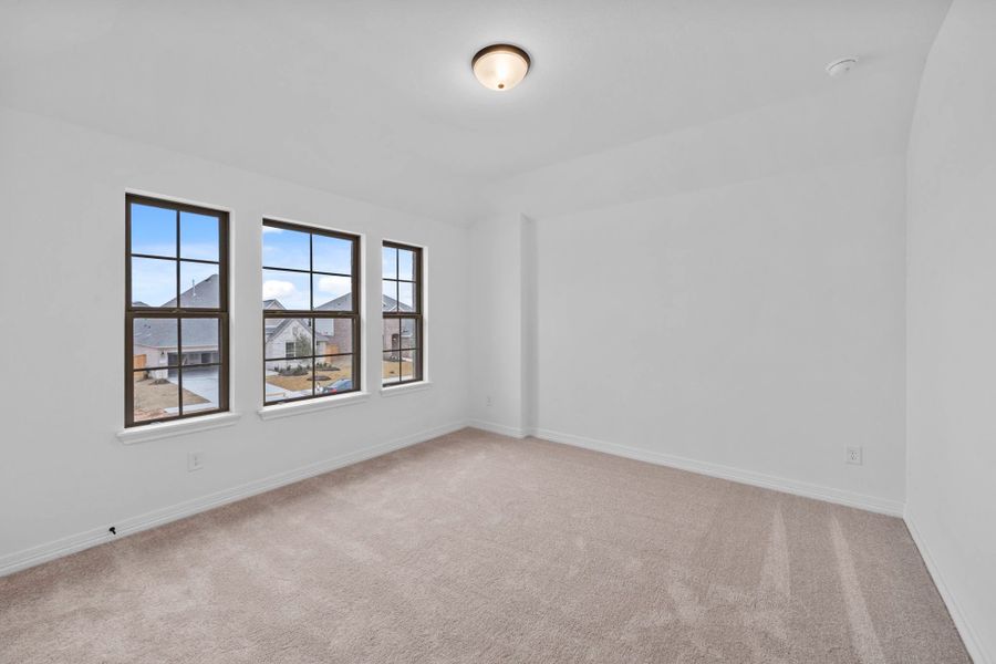 Spacious, unfurnished interior of a new home in Ashland, Angleton (Image 18).