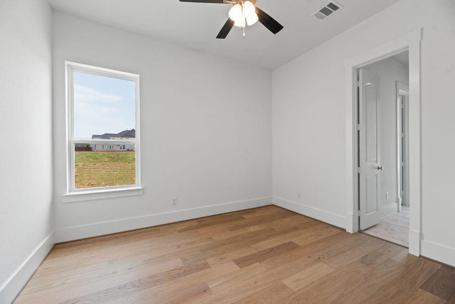 Spacious, unfurnished interior of a new home in Silverleaf Estates in Frisco, Frisco (Image 33).