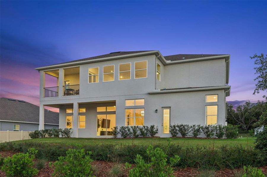 Exterior details and patio area of a home in , Winter Garden (Image 30).