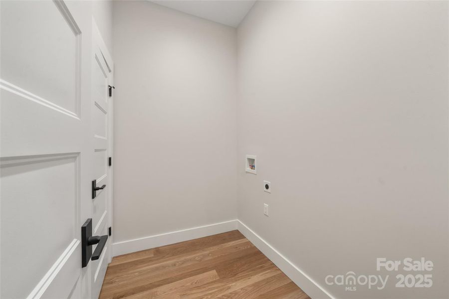 Lower Laundry/storage Lower Laundry/storage