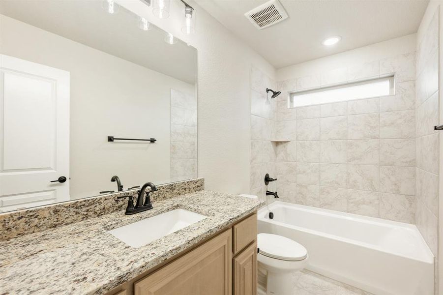 Furnished interior view inside a new home in Hulen Trails Classic 50, Fort Worth (Image 7). Furnished interior view inside a new home in Hulen Trails Classic 50, Fort Worth (Image 7).