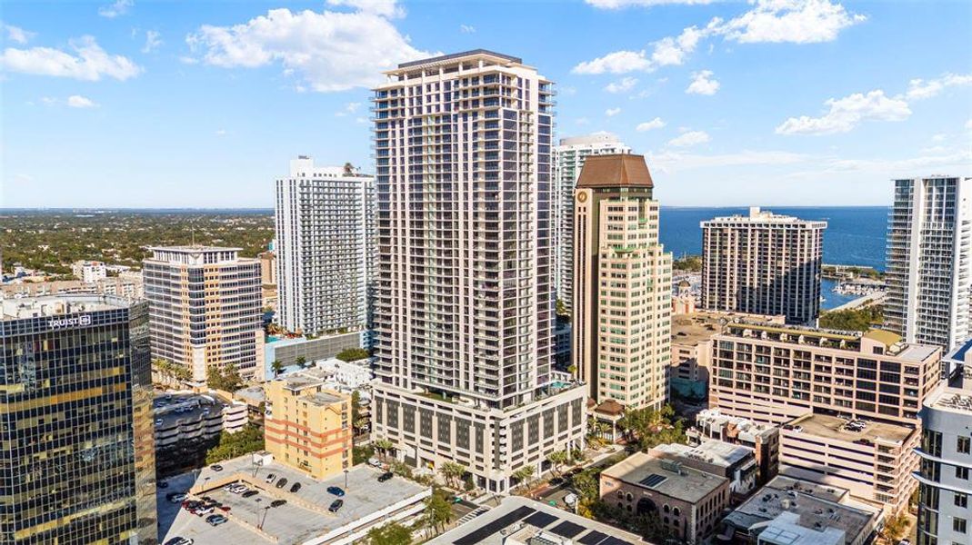 Condo located in St. Petersburg, FL showcasing its design and architecture (Image 17). Condo located in St. Petersburg, FL showcasing its design and architecture (Image 17).