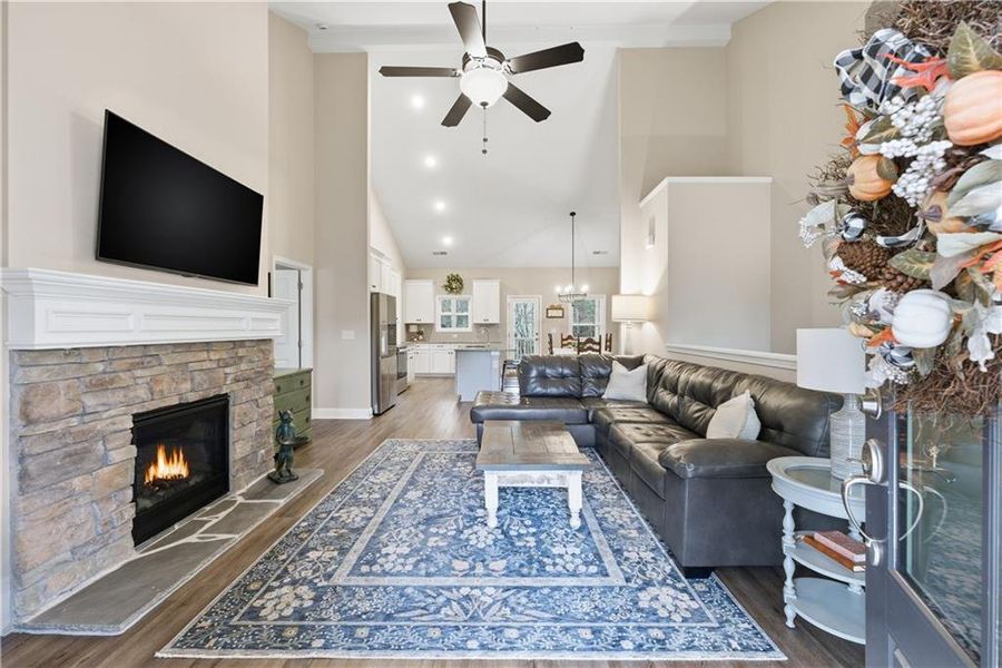 Furnished interior view inside a new home in , Waleska (Image 38).