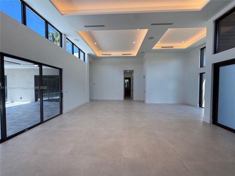 Spacious, unfurnished interior of a new home in , Miami (Image 20).