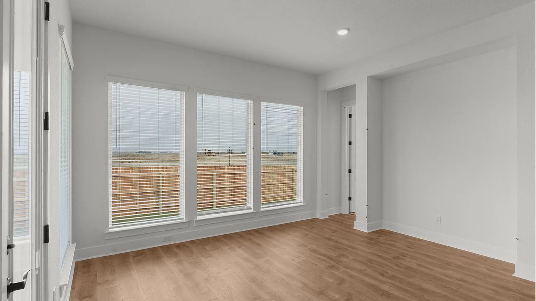 Representative unfurnished interior of a home built from the Drios by Chesmar Homes in Crescent Bluff, Georgetown (Image 21).
