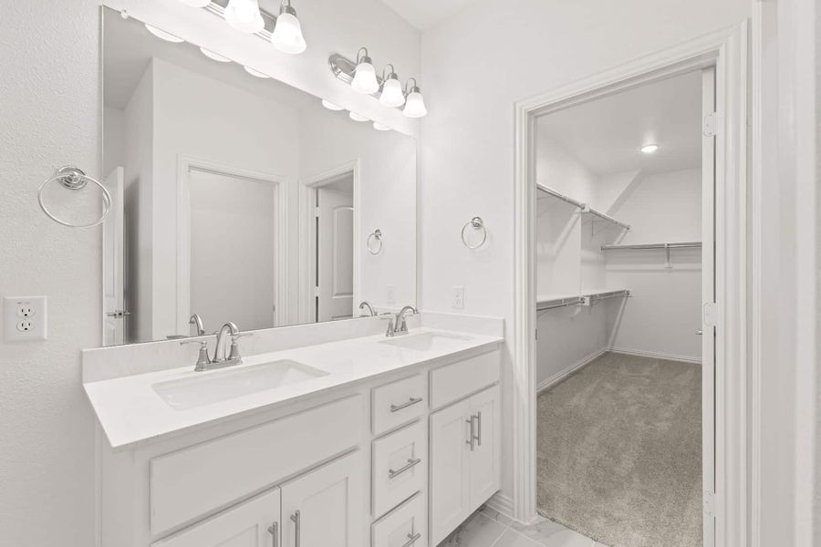 Representative furnished interior of a home built from the Blackburn by UnionMain Homes in Reunion, Rhome (Image 10).