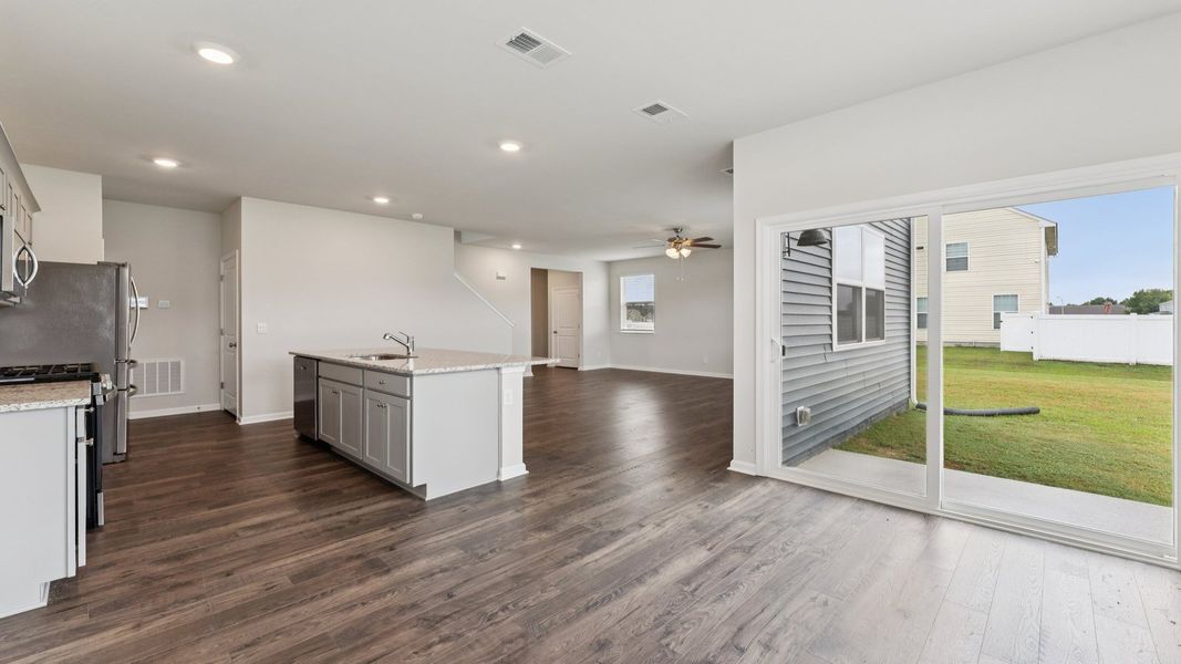 Spacious, unfurnished interior of a new home in Tooley Harbor, Elizabeth City (Image 28).