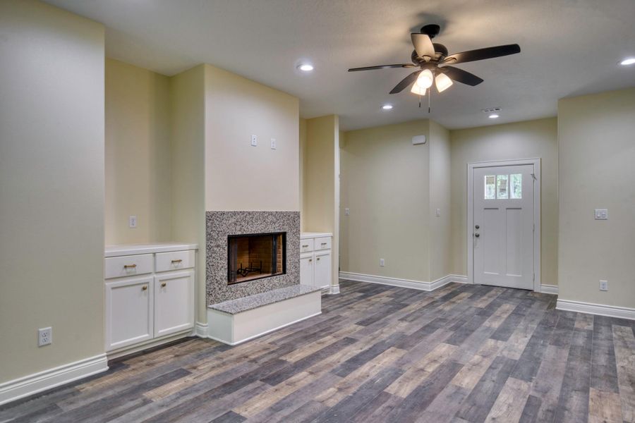 Spacious, unfurnished interior of a new home in , Huntsville (Image 13). Spacious, unfurnished interior of a new home in , Huntsville (Image 13).