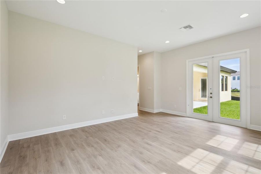 Spacious, unfurnished interior of a new home in Triple Creek, Riverview (Image 23).