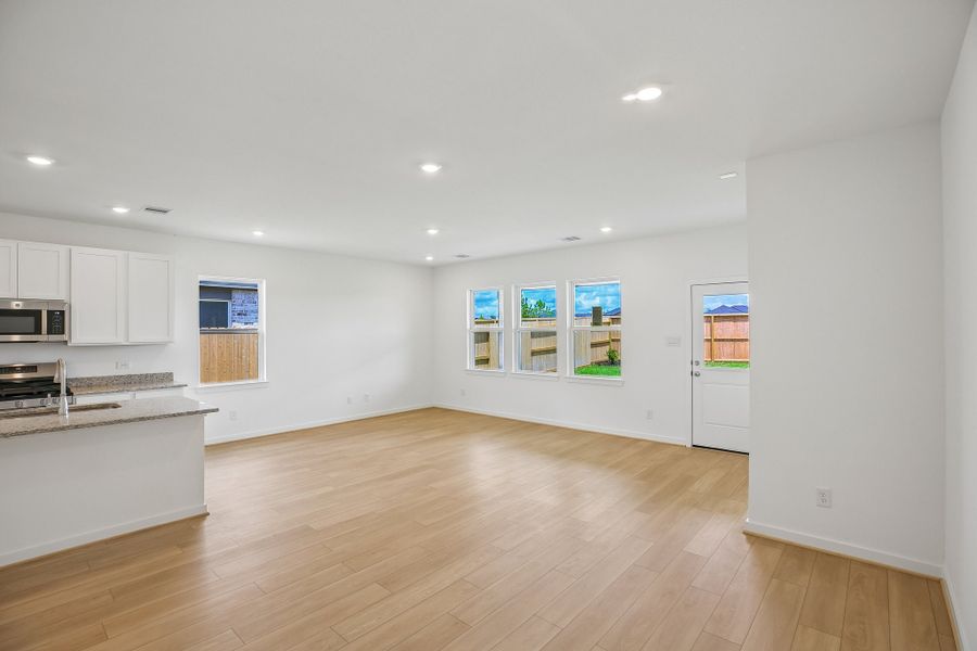 Spacious, unfurnished interior of a new home in Raburn Reserve 50s, Tomball (Image 13). Spacious, unfurnished interior of a new home in Raburn Reserve 50s, Tomball (Image 13).