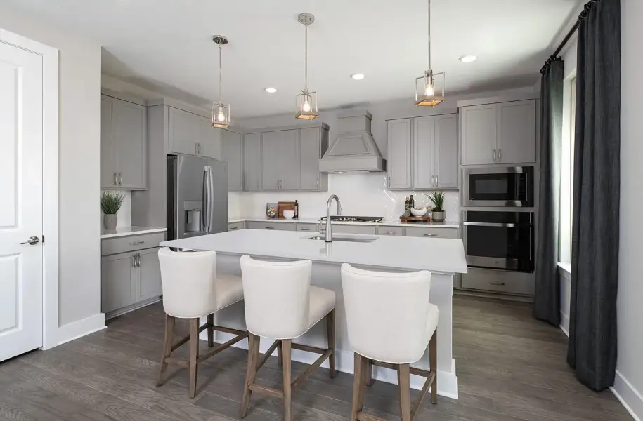 Representative furnished interior of a home built from the Ivy by Tri Pointe Homes in View at the Reserve, Mansfield (Image 6).