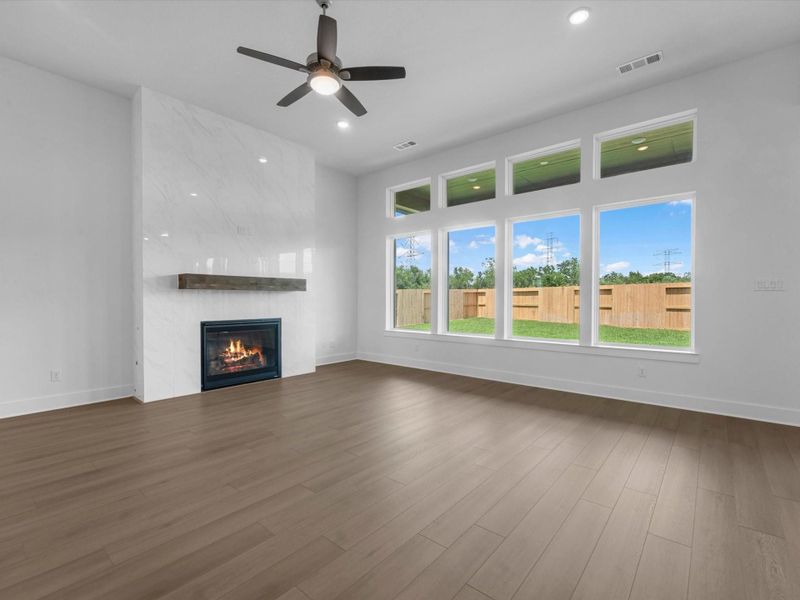 Spacious, unfurnished interior of a new home in Sienna 60’, Missouri City (Image 17).
