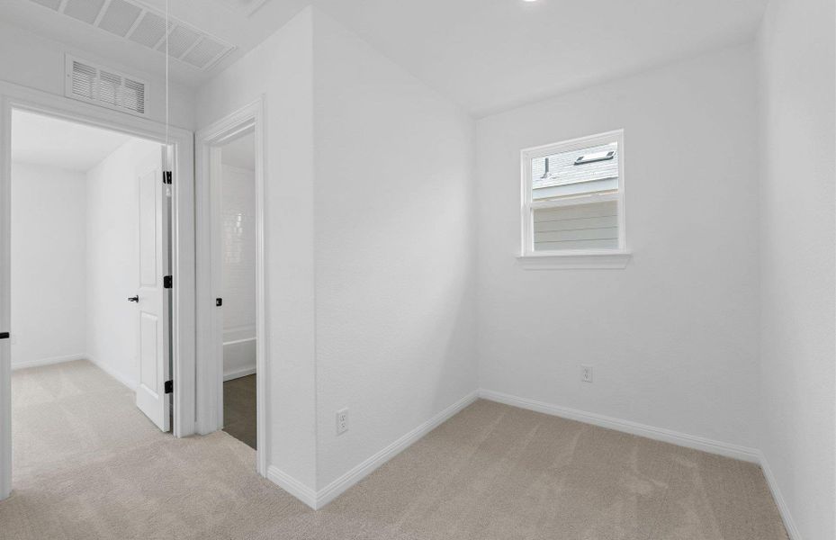 Spacious, unfurnished interior of a new home in Horizon Lake, Leander (Image 35). Spacious, unfurnished interior of a new home in Horizon Lake, Leander (Image 35).